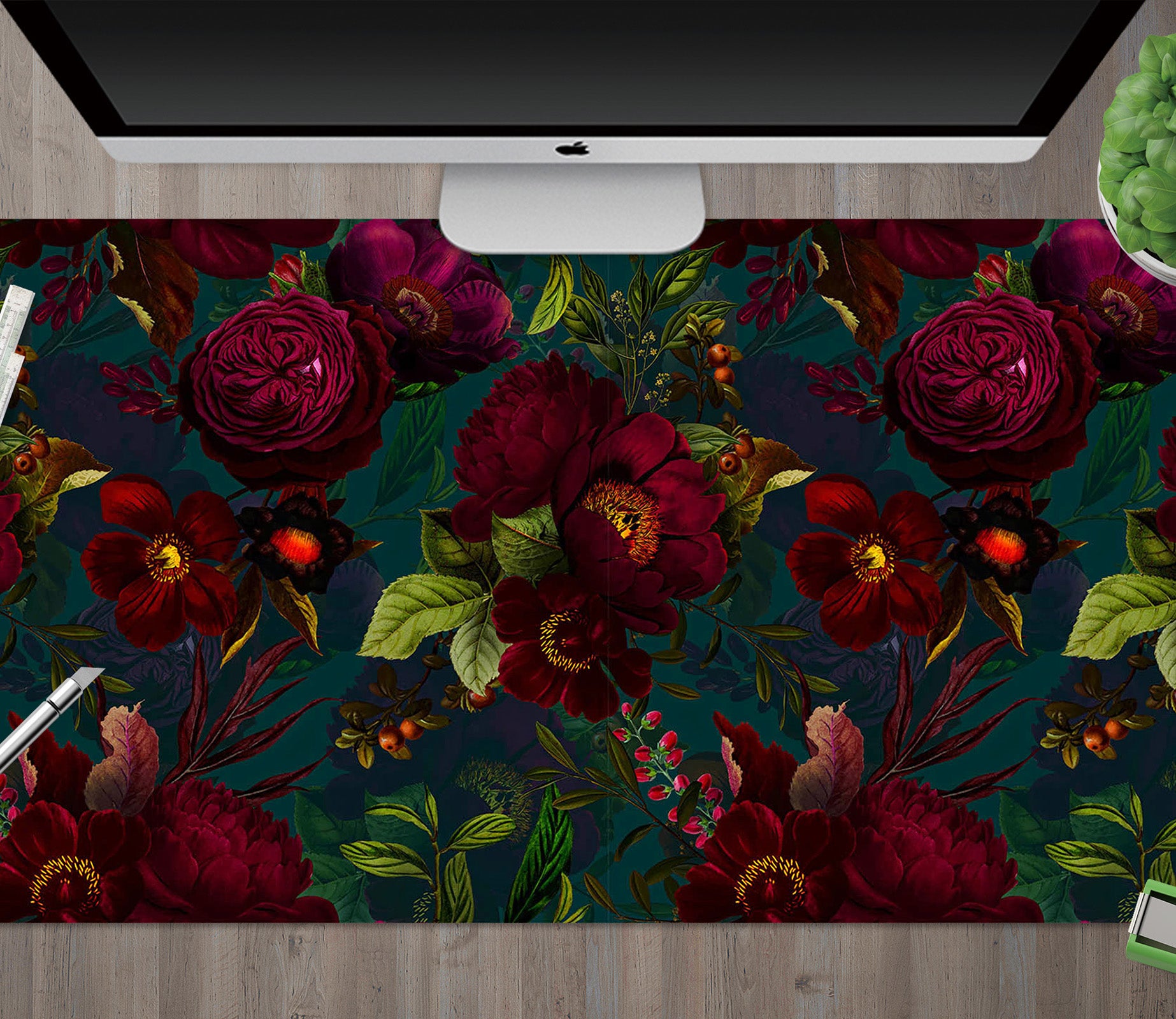 3D Dark Red Flower Bush 120218 Uta Naumann Desk Mat