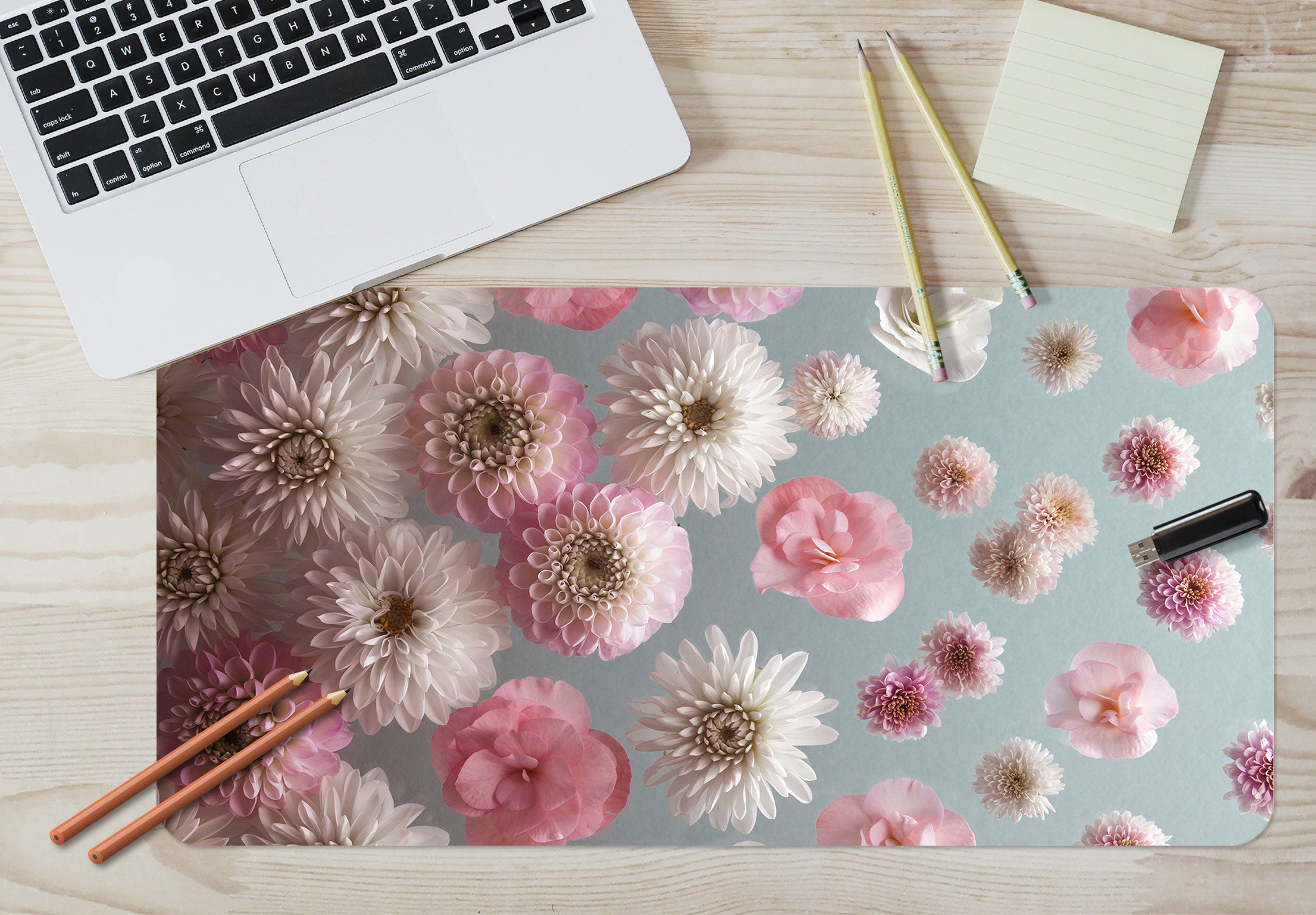 3D Chrysanthemum 123118 Assaf Frank Desk Mat