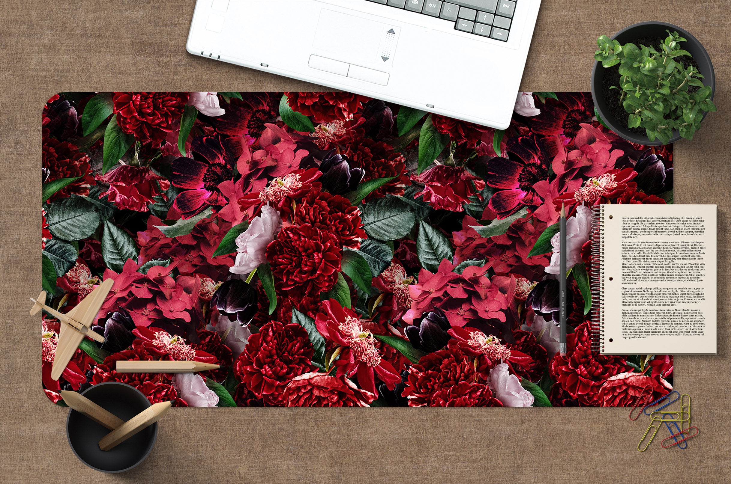 3D Red Flowers 120188 Uta Naumann Desk Mat