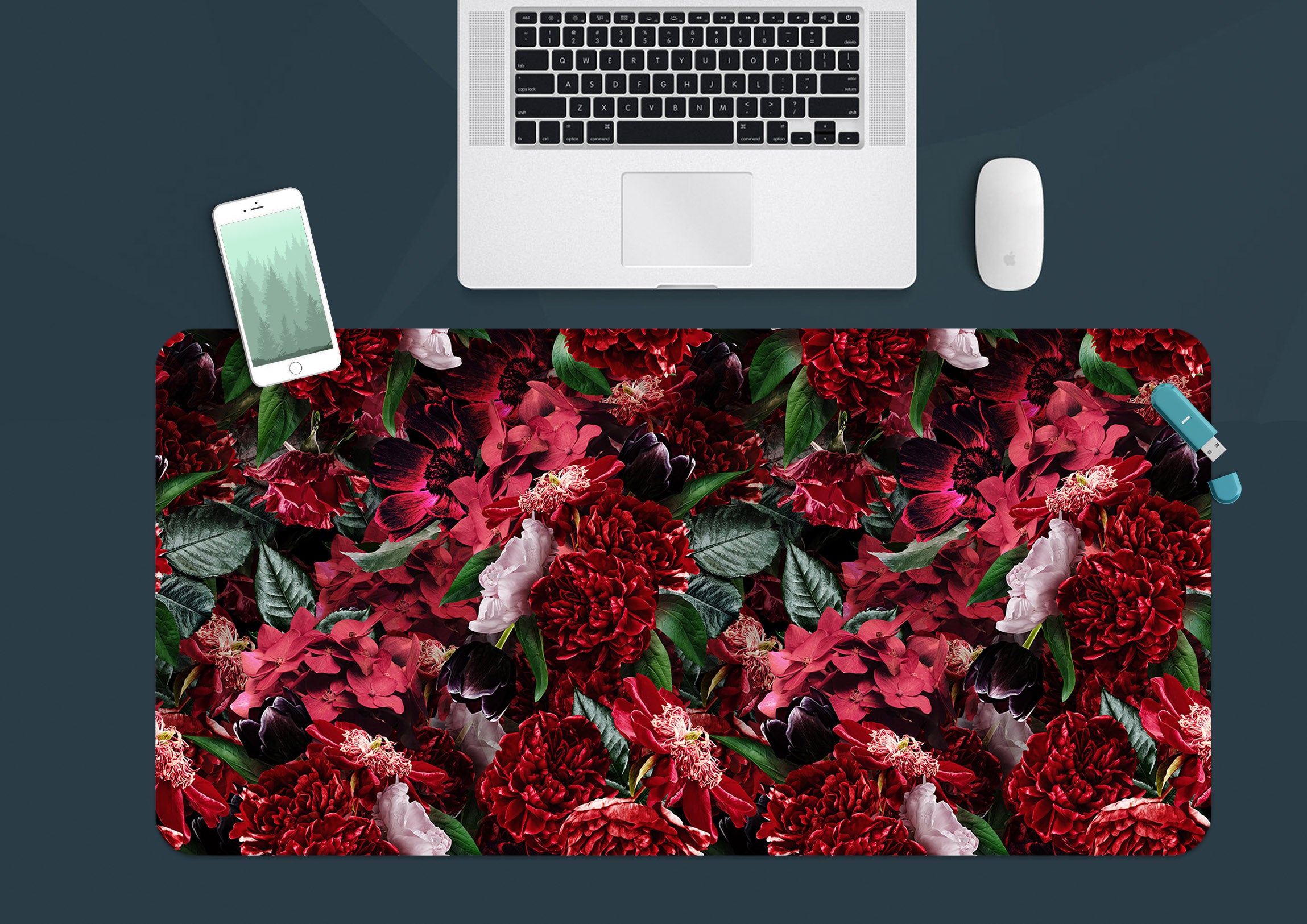 3D Red Flowers 120188 Uta Naumann Desk Mat